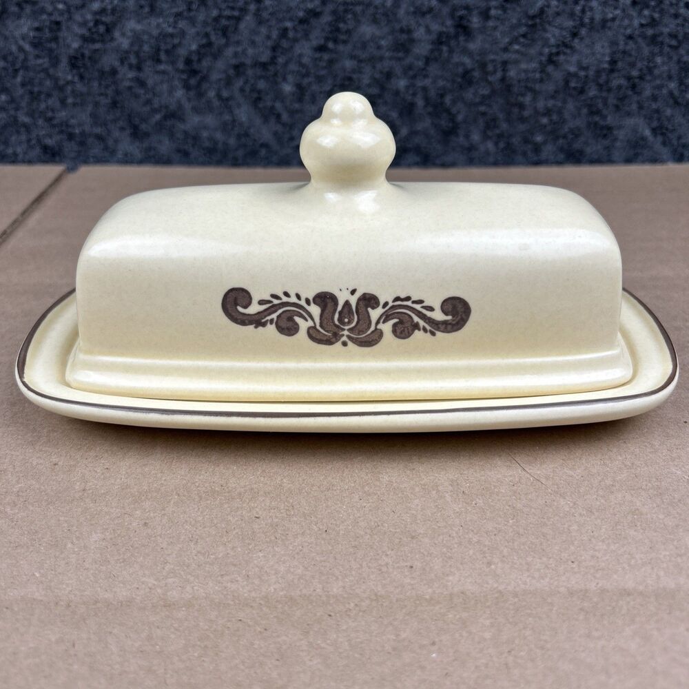 Vintage Pfaltzgraff Village Pattern Stoneware Covered Butter Dish with Lid